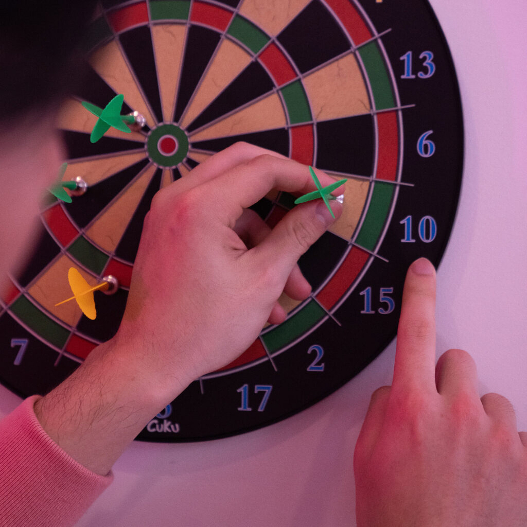 know some common mistakes in playing Call Three Darts